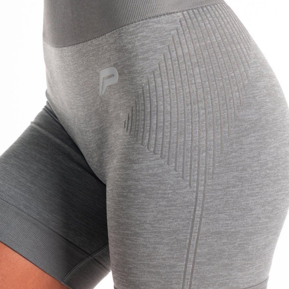 NWT. Pursue Fitness ADAPT seamless shorts.  Size MEDIUM.  Color: Subtle Grey - Picture 11 of 11